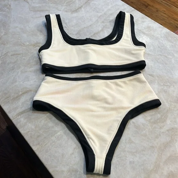 SAME Los Angeles - Two-Tone Button Bikini Set - Picture 2 of 7